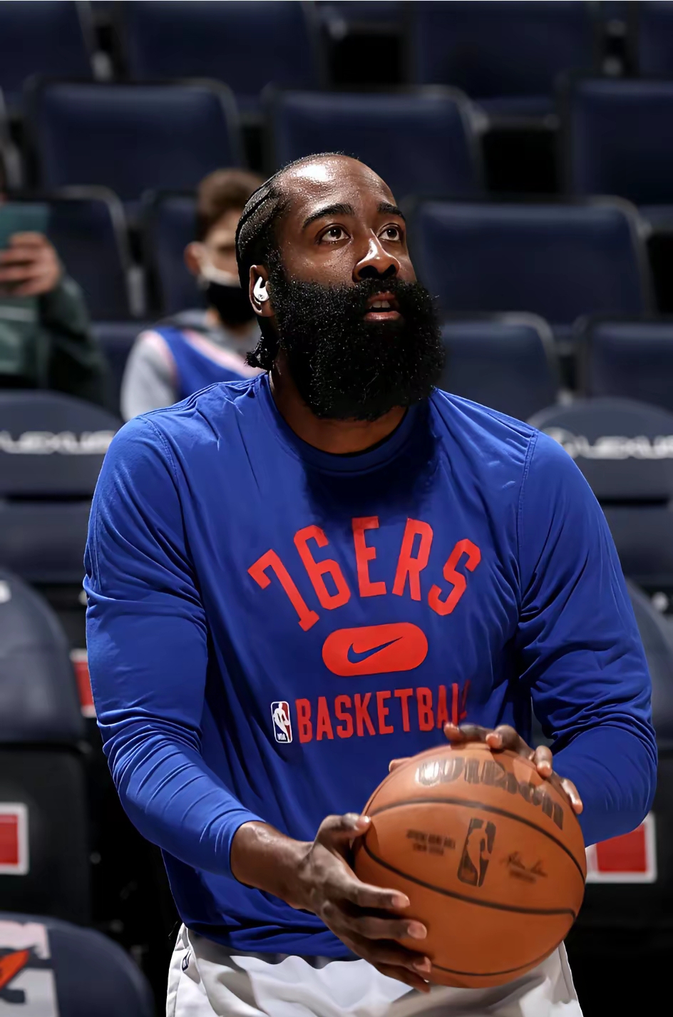 关于哈登赛事官方发布惊险取胜新规，巴塞罗那争议不断！的信息