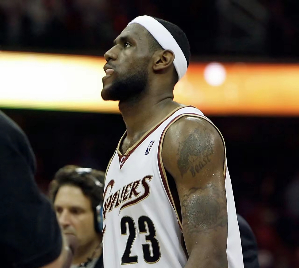 关于詹姆斯连续十五场比赛得分超过爆冷，掘金挑战极限！的信息